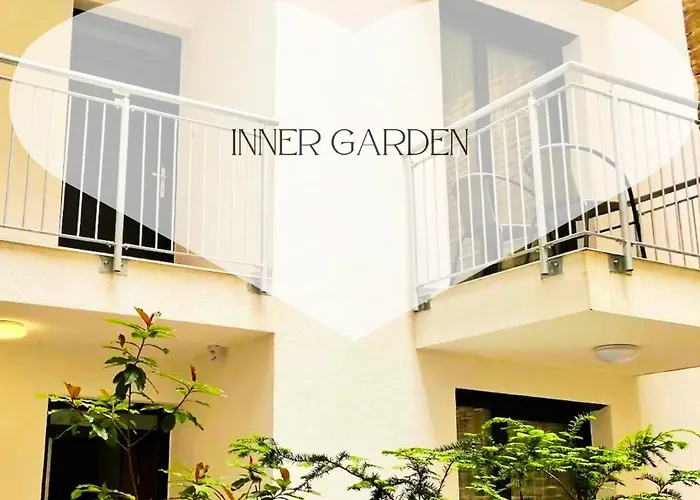 Matyas Corner Square I Апартаменты